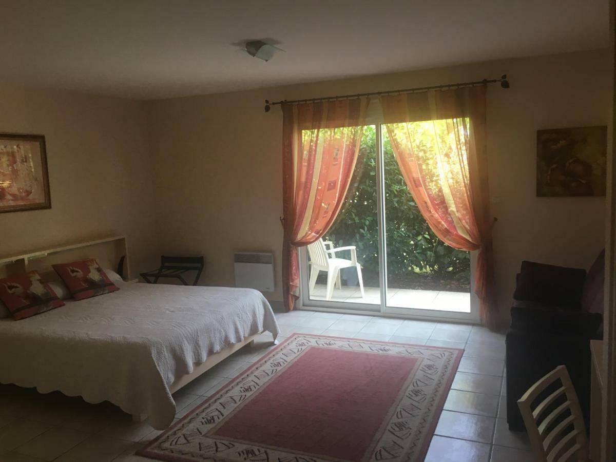 Chambres D'Hotes La Coloniale Varetz Eksteriør billede