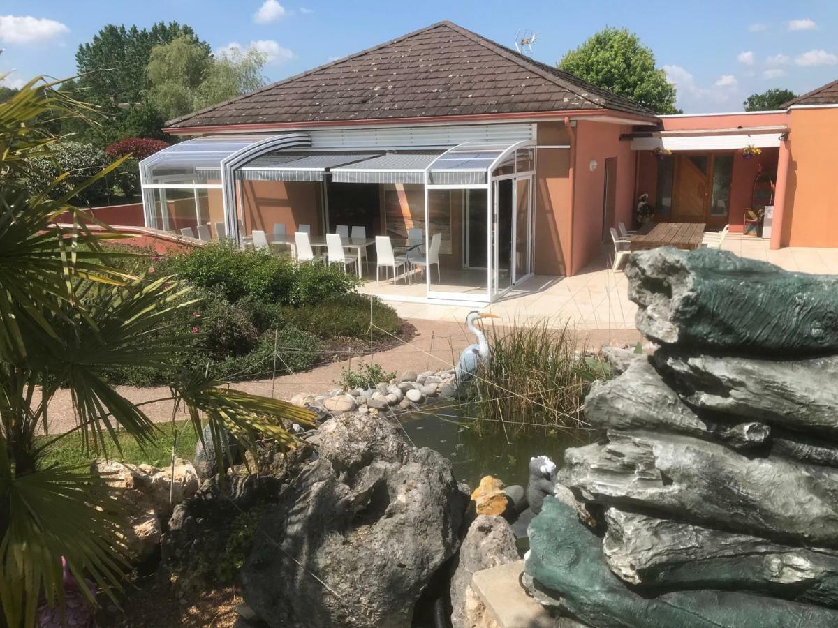 Chambres D'Hotes La Coloniale Varetz Eksteriør billede